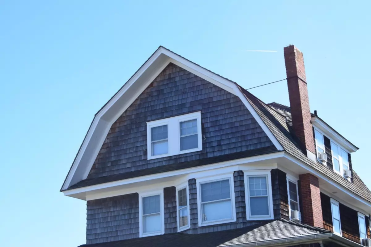 Colonial home with a Gambrel roof